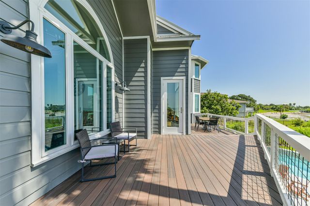 605 Quintana Roo Place, Seabrook, TX 77586