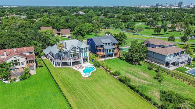 605 Quintana Roo Place, Seabrook, TX 77586