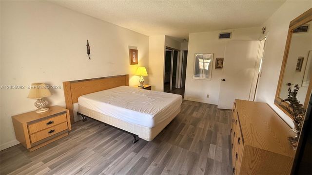 303 Racquet Club Road 206, Weston, FL 33326