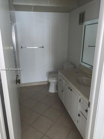 303 Racquet Club Road 206, Weston, FL 33326