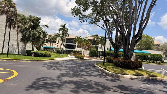 303 Racquet Club Road 206, Weston, FL 33326
