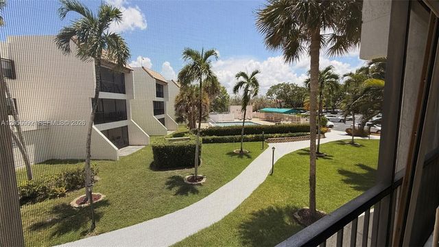 303 Racquet Club Road 206, Weston, FL 33326
