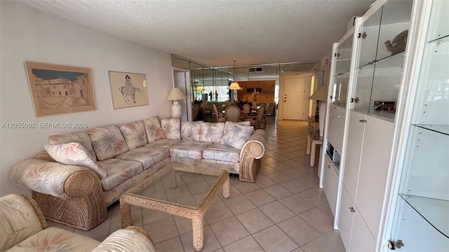 303 Racquet Club Road 206, Weston, FL 33326