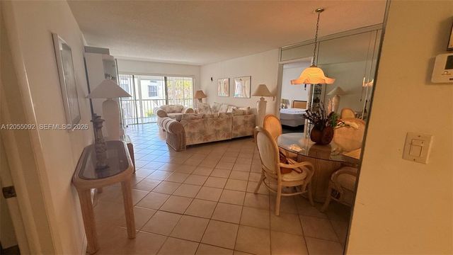 303 Racquet Club Road 206, Weston, FL 33326