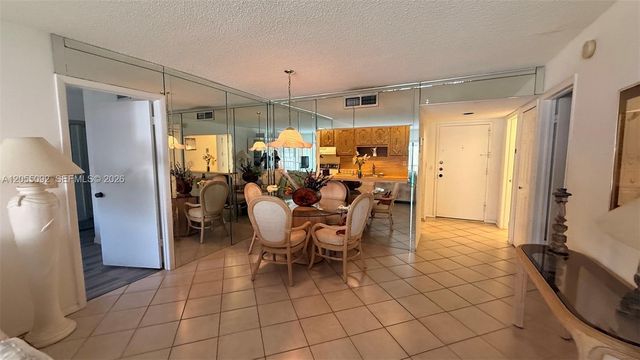 303 Racquet Club Road 206, Weston, FL 33326