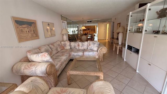 303 Racquet Club Road 206, Weston, FL 33326