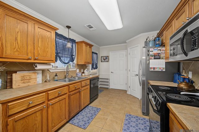 13668 South Trace, Walker, LA 70785