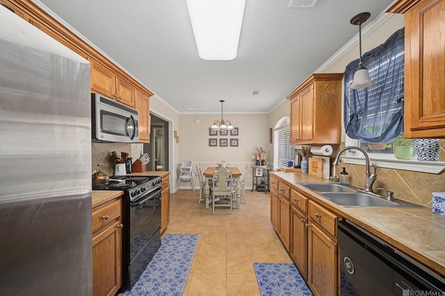 13668 South Trace, Walker, LA 70785