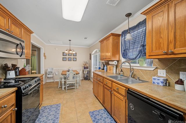 13668 South Trace, Walker, LA 70785
