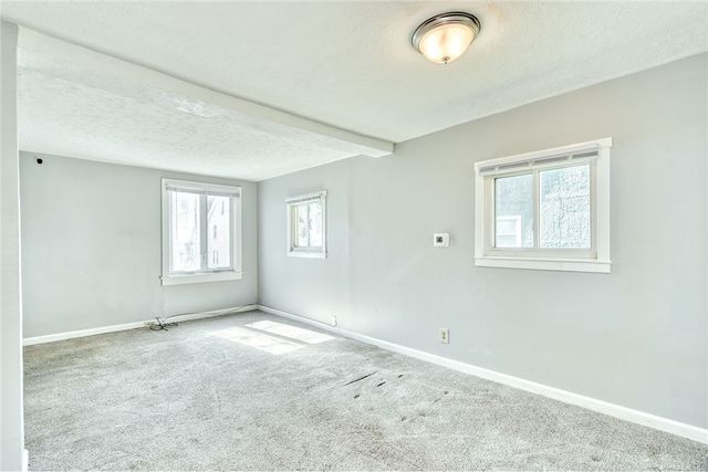 15 Woodneath Cres, East Rochester, NY 14445