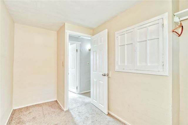 15 Woodneath Cres, East Rochester, NY 14445