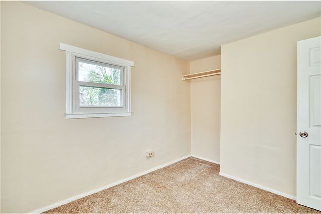 15 Woodneath Cres, East Rochester, NY 14445