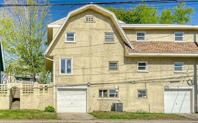 15 Woodneath Cres, East Rochester, NY 14445