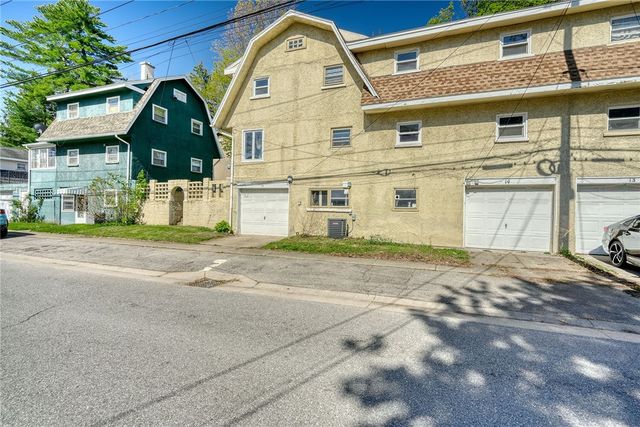 15 Woodneath Cres, East Rochester, NY 14445