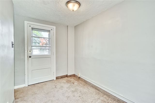 15 Woodneath Cres, East Rochester, NY 14445