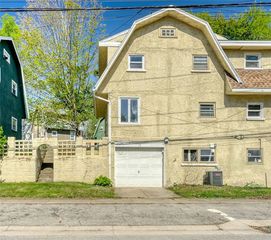 15 Woodneath Cres, East Rochester, NY 14445
