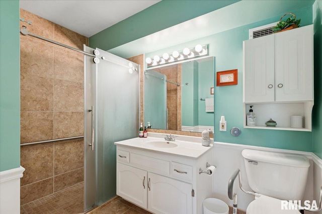 1800 7TH Street 2A, East Moline, IL 61244