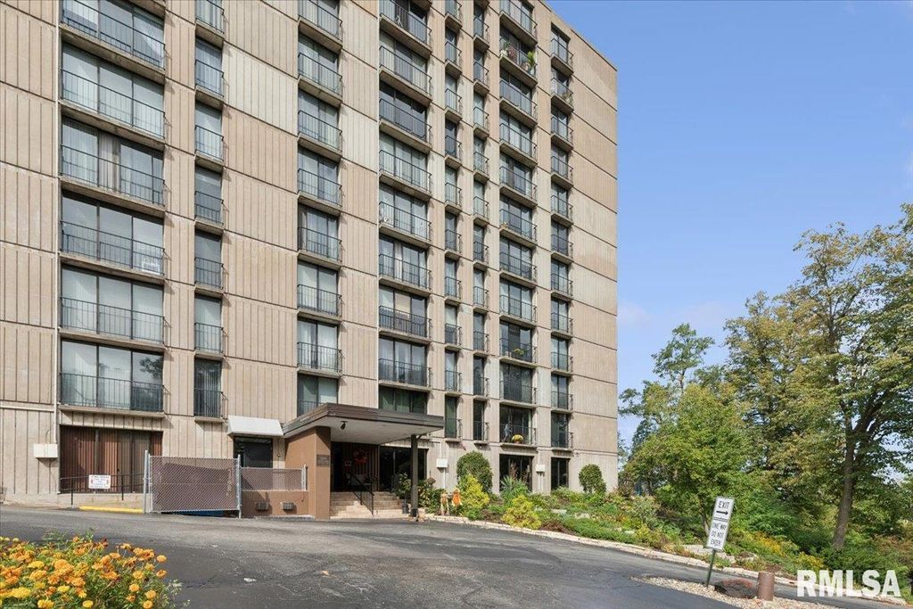 1800 7TH Street 2A, East Moline, IL 61244