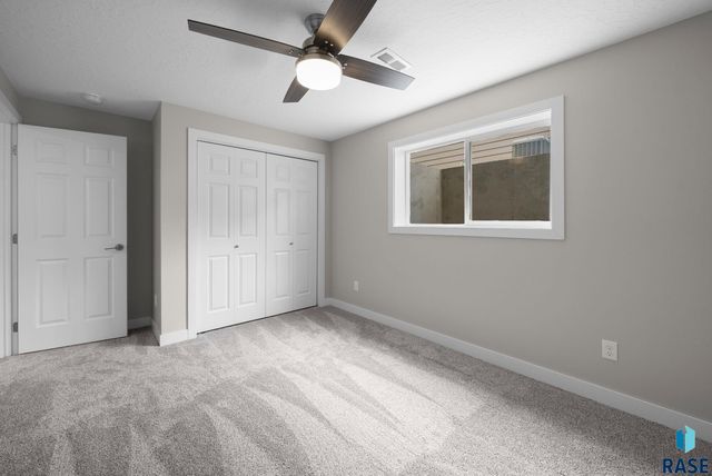 6100 N Seubert Ave, Sioux Falls, SD 57104