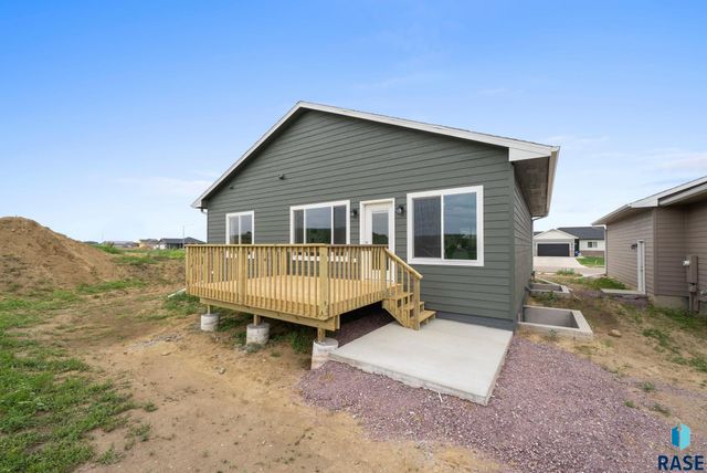 6100 N Seubert Ave, Sioux Falls, SD 57104