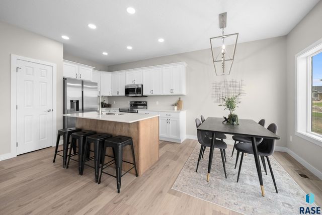 6100 N Seubert Ave, Sioux Falls, SD 57104
