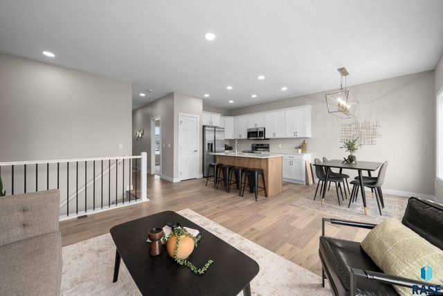6100 N Seubert Ave, Sioux Falls, SD 57104
