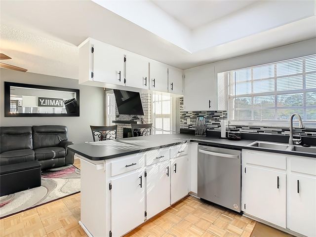 8651 WEE FARMS LANE, Polk City, FL 33868