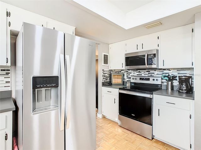 8651 WEE FARMS LANE, Polk City, FL 33868