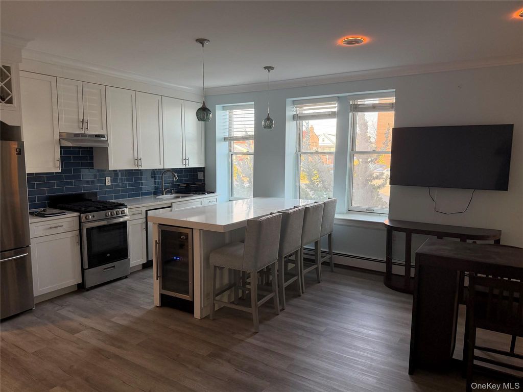 25 W Broadway 104, Long Beach, NY 11561