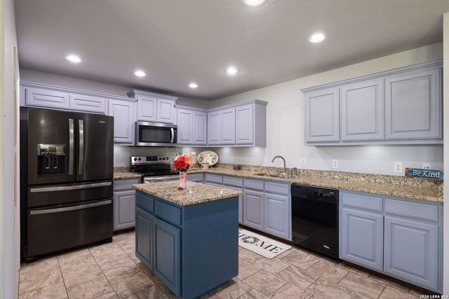 16807 DELANA AVE, Elmendorf, TX 78112