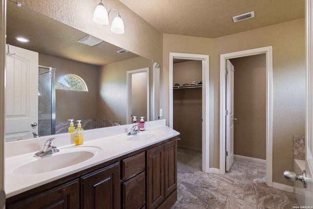 16807 DELANA AVE, Elmendorf, TX 78112
