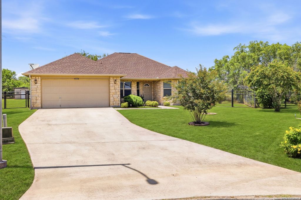 16807 DELANA AVE, Elmendorf, TX 78112