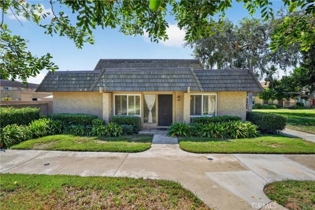 18237 Solano River Court, Fountain Valley, CA 92708