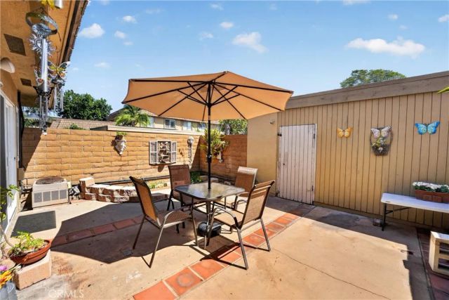 18237 Solano River Court, Fountain Valley, CA 92708