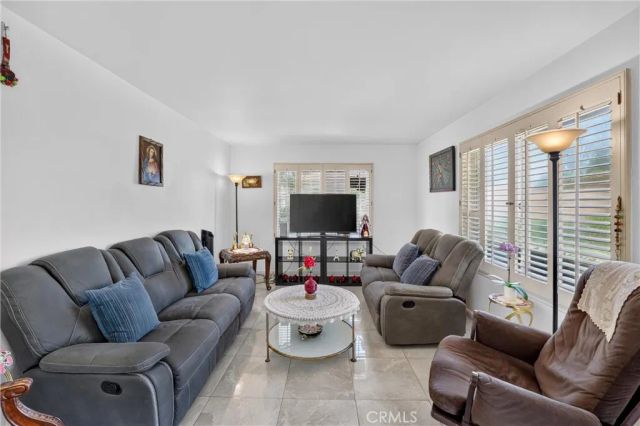 18237 Solano River Court, Fountain Valley, CA 92708