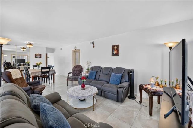 18237 Solano River Court, Fountain Valley, CA 92708