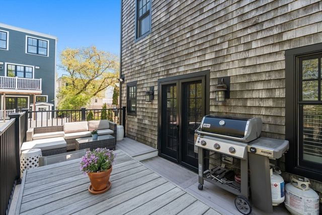 6 Woods Place, Boston, MA 02129