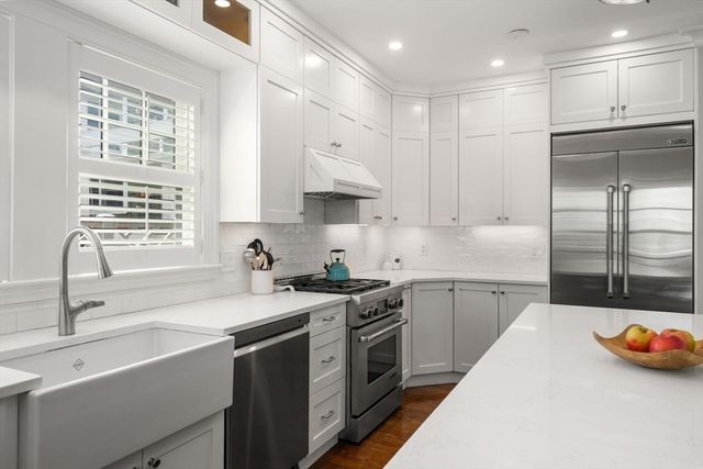 6 Woods Place, Boston, MA 02129