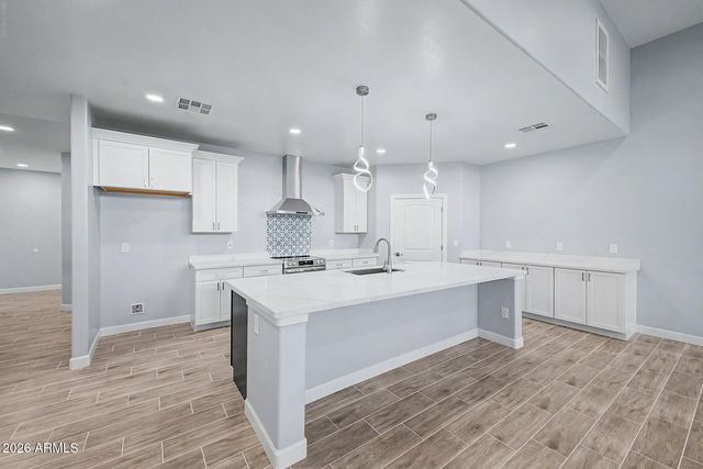 832 E Maddock Road B, Phoenix, AZ 85086