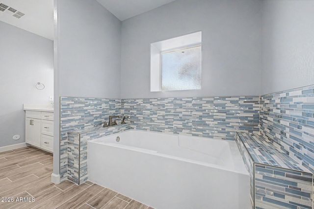 832 E Maddock Road B, Phoenix, AZ 85086