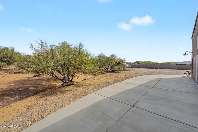 832 E Maddock Road B, Phoenix, AZ 85086