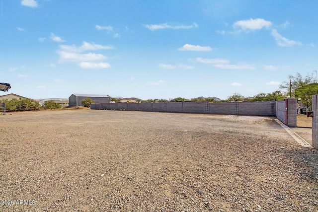 832 E Maddock Road B, Phoenix, AZ 85086