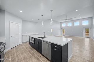 832 E Maddock Road B, Phoenix, AZ 85086
