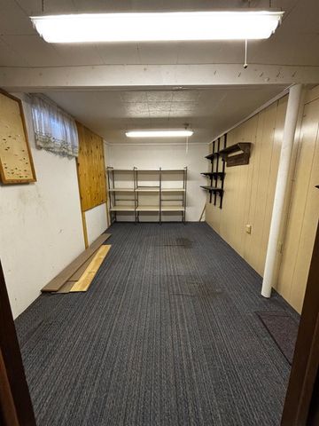 609 Berkshire Dr, Salina, KS 67401