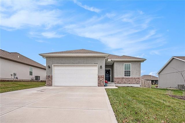 9458 N Lenox Avenue, Kansas City, MO 64154