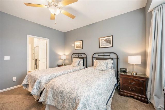 9458 N Lenox Avenue, Kansas City, MO 64154