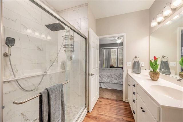 9458 N Lenox Avenue, Kansas City, MO 64154