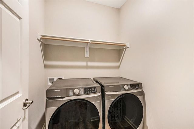 9458 N Lenox Avenue, Kansas City, MO 64154