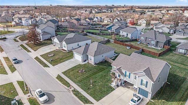 9458 N Lenox Avenue, Kansas City, MO 64154