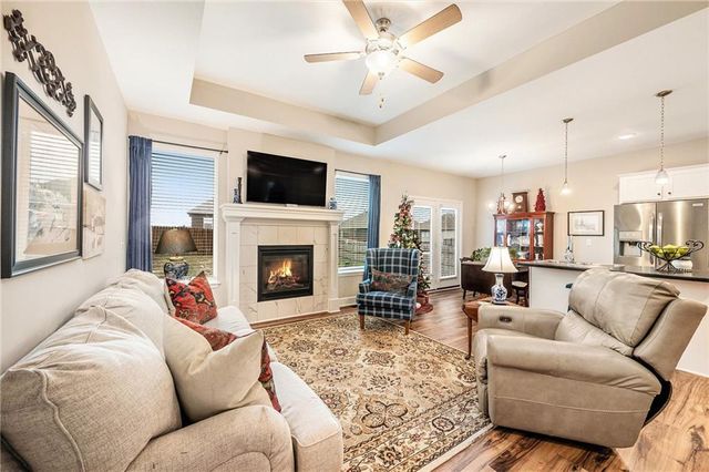 9458 N Lenox Avenue, Kansas City, MO 64154